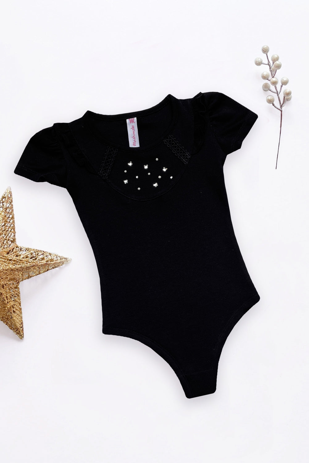 Body con volantes y greca con perlas y strass
