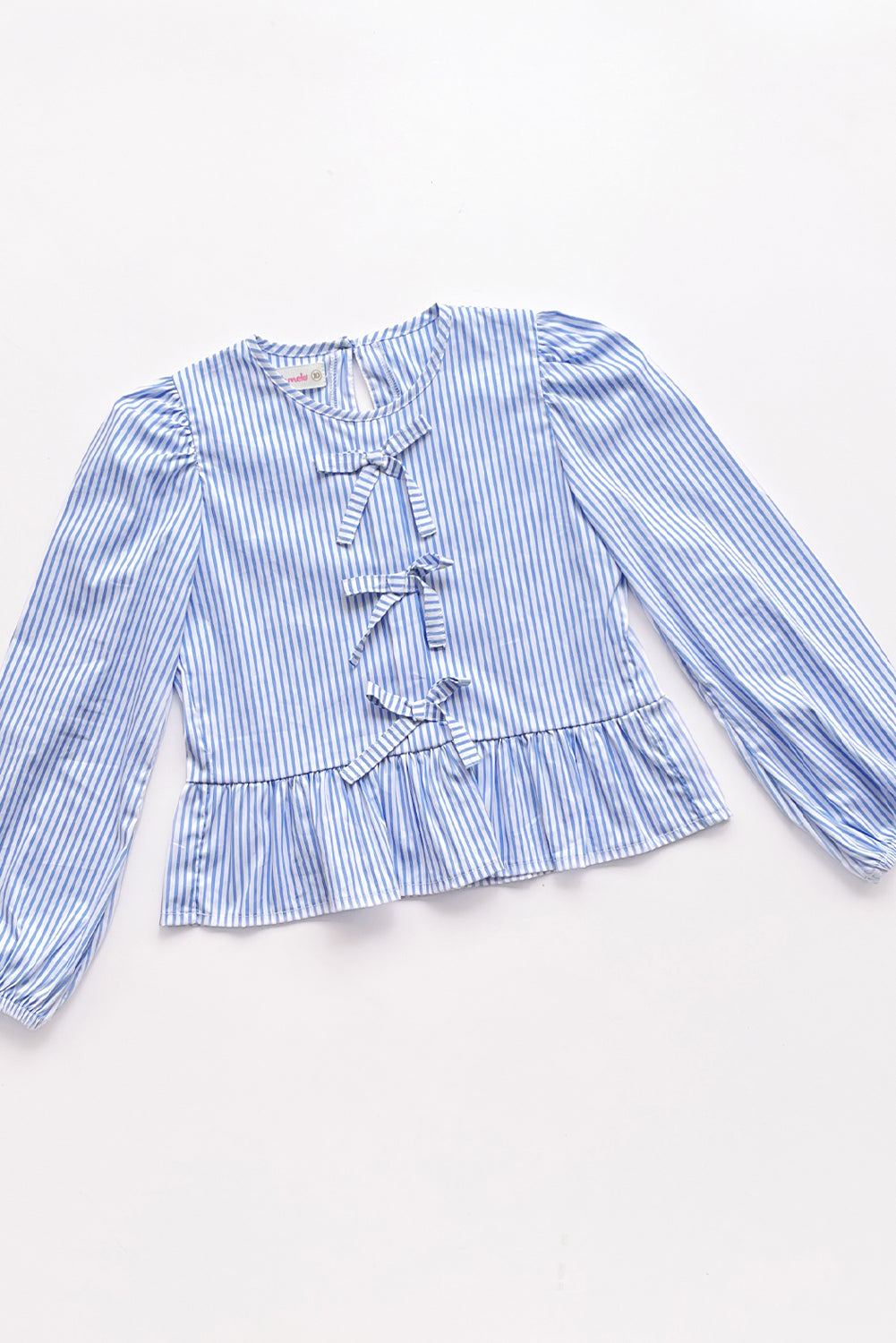 BLUSA LISTADA CON LASITOS EN PECHERA Y FALDON RECOGIDO
