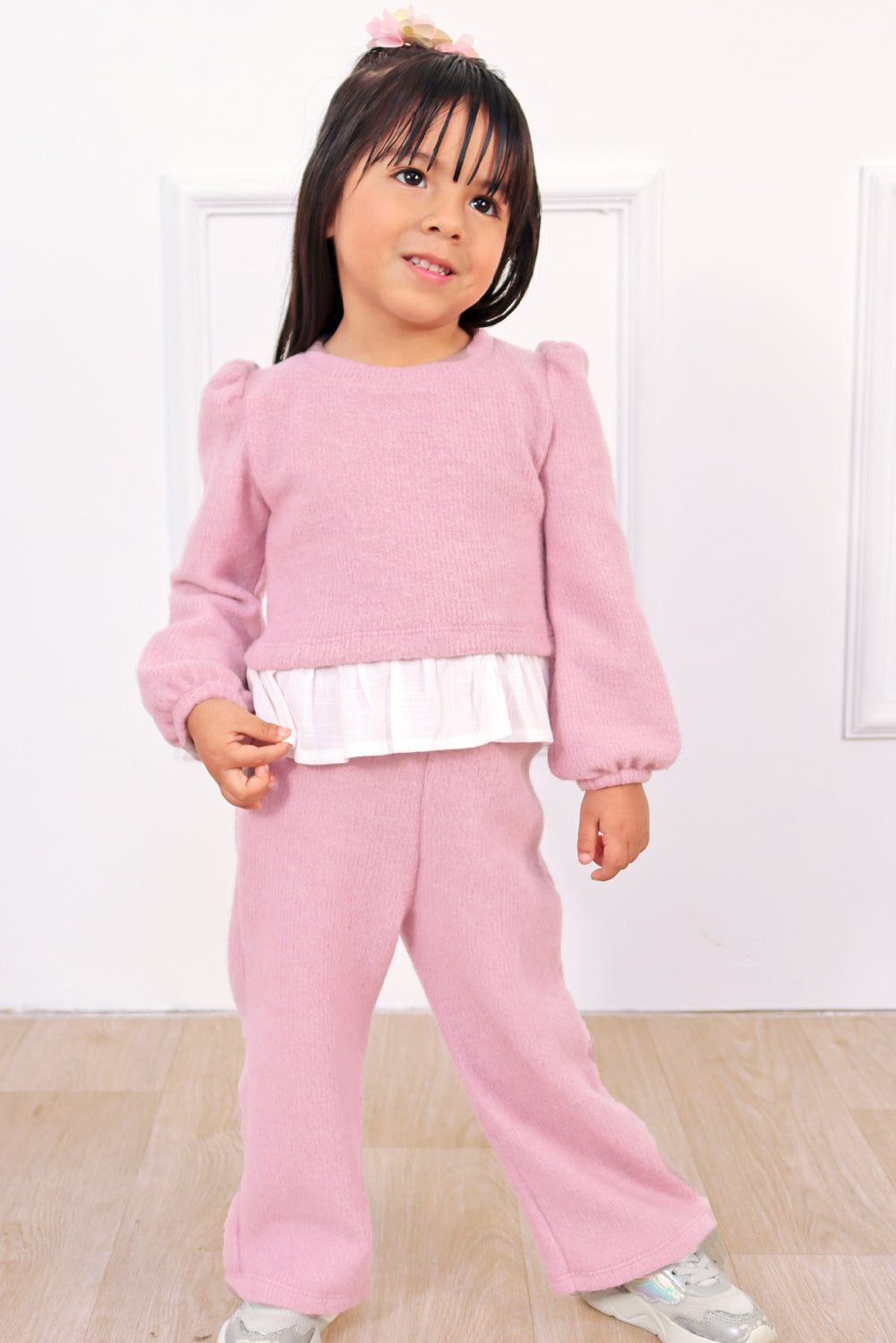 CONJUNTO CHOMPERO CON MANGAS ABULLONADAS Y FALDON DE LINO Y BUZO PALAZO