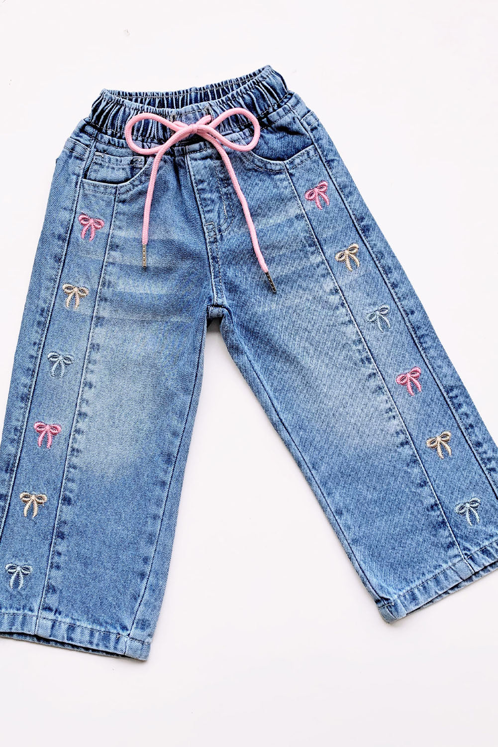 Pantalón Jean con Lazos Bordados