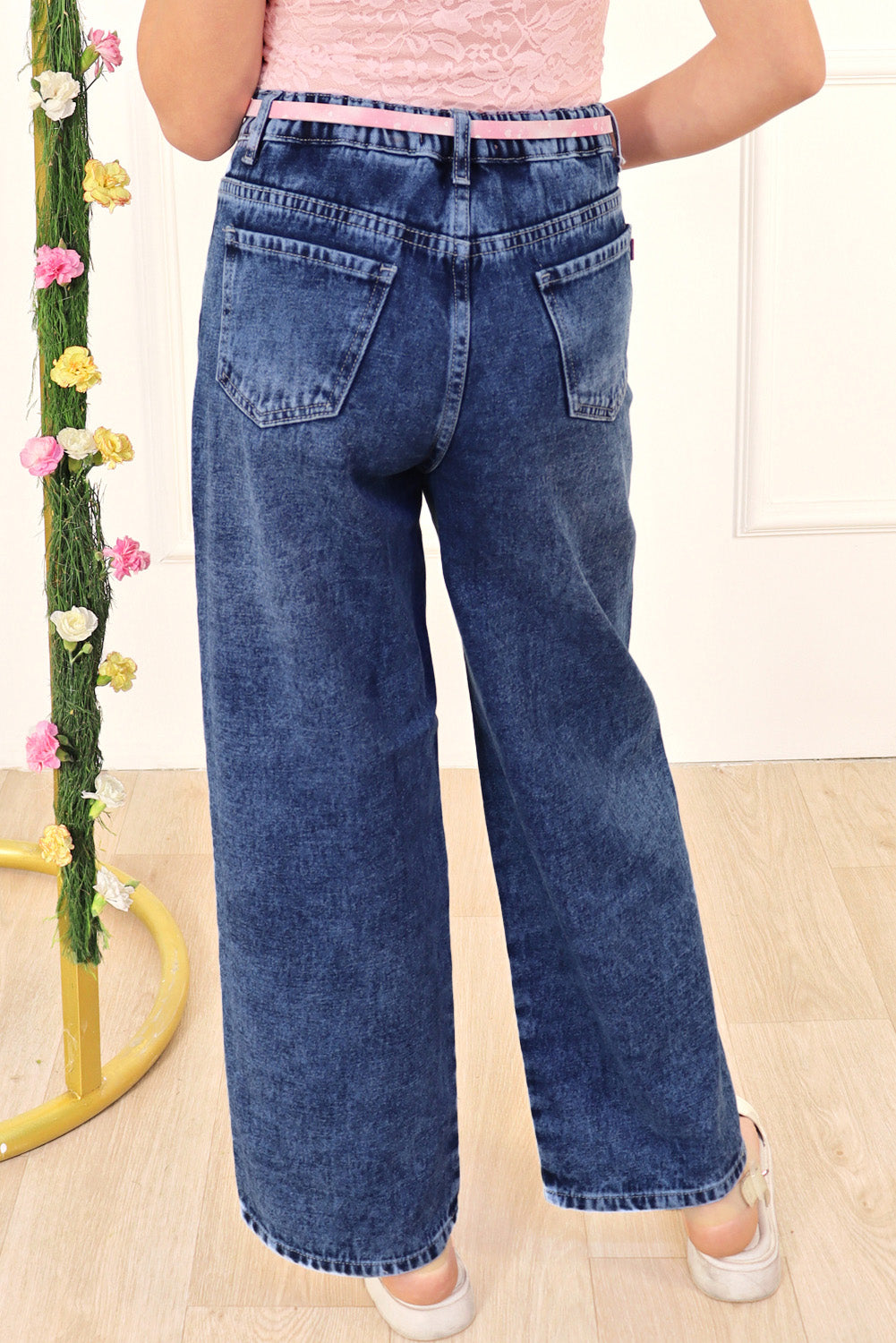 Pantalón Jean con Bordado de Lazos