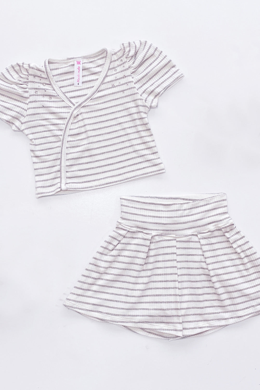 Set Polo Asimétrico y Short con Pinzas