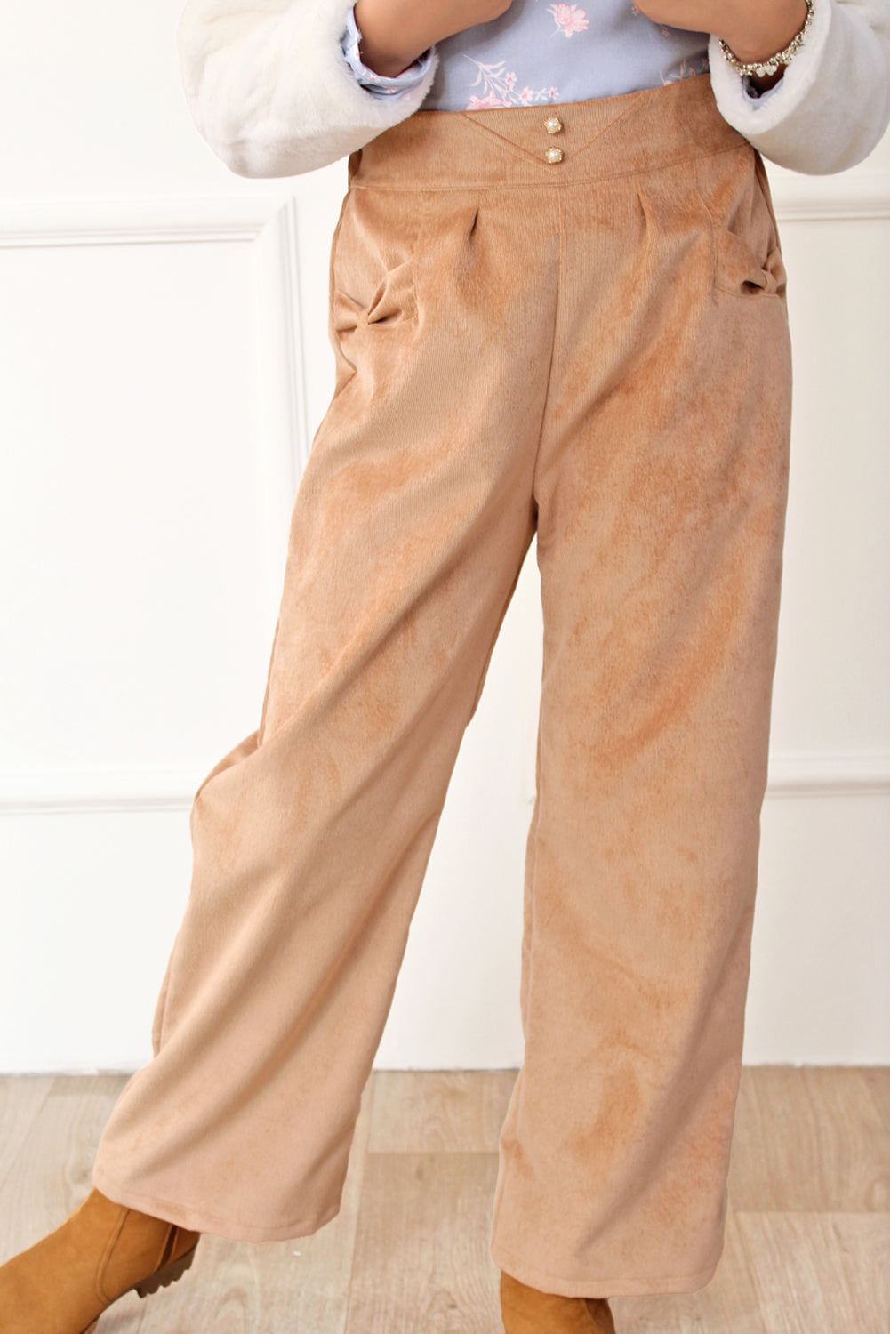 Pantalón para Niña con Pretina en V y Bolsillos con Lazo