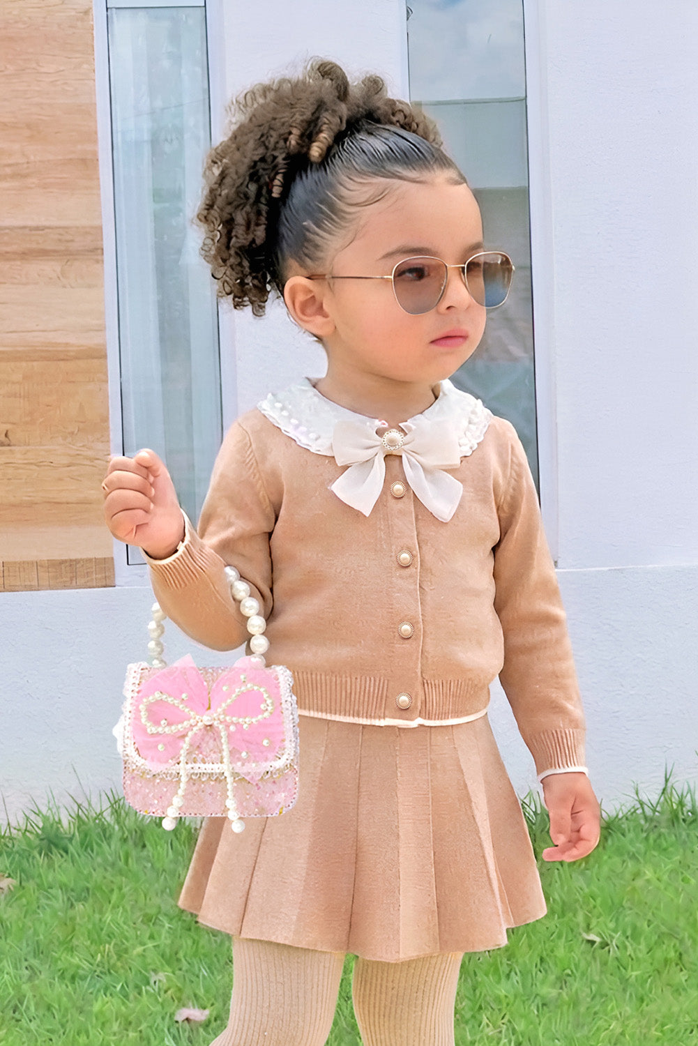 Set de Falda y Chompa con Perlas en Cuello