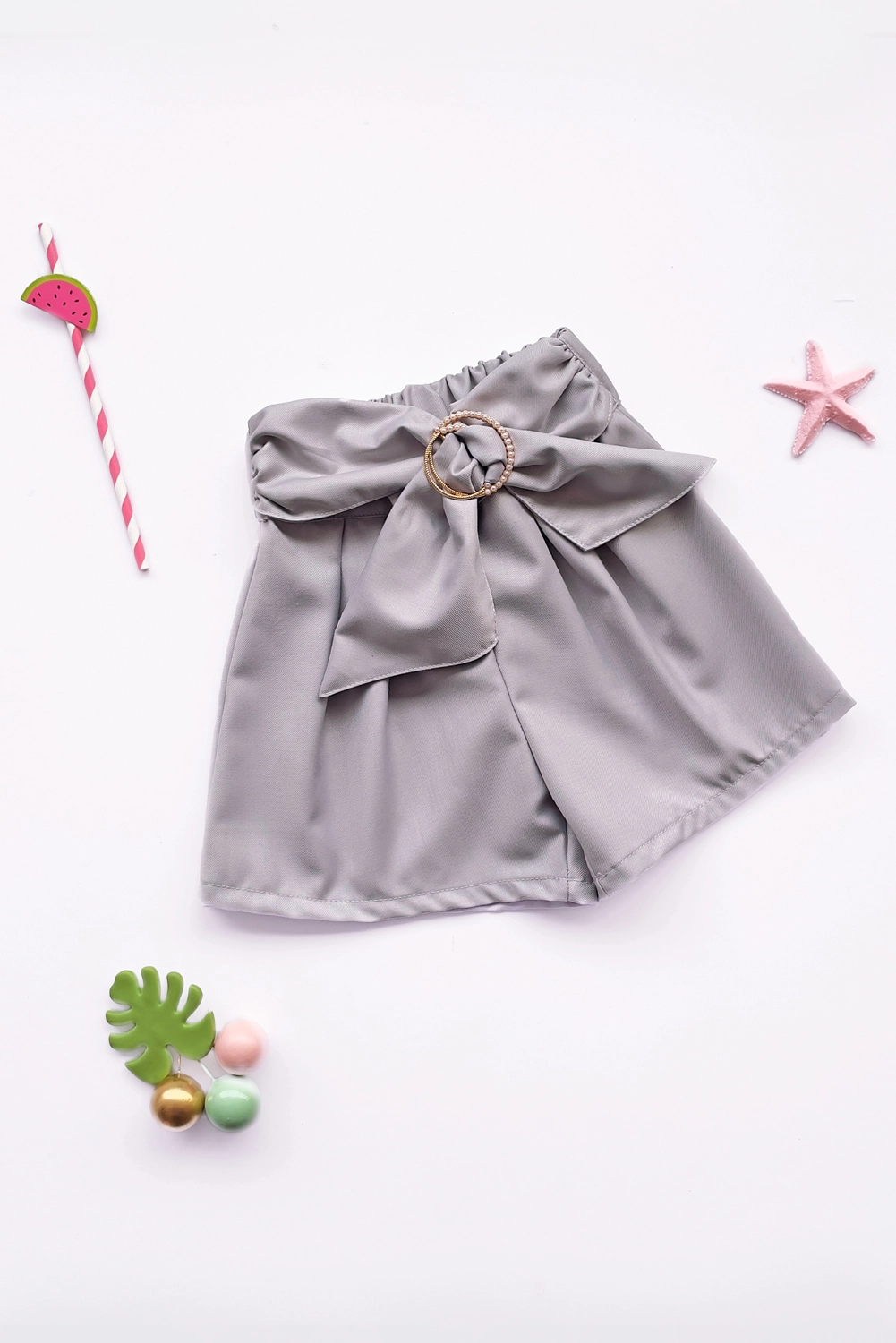 Short con Pinzas y Lazo para Niña
