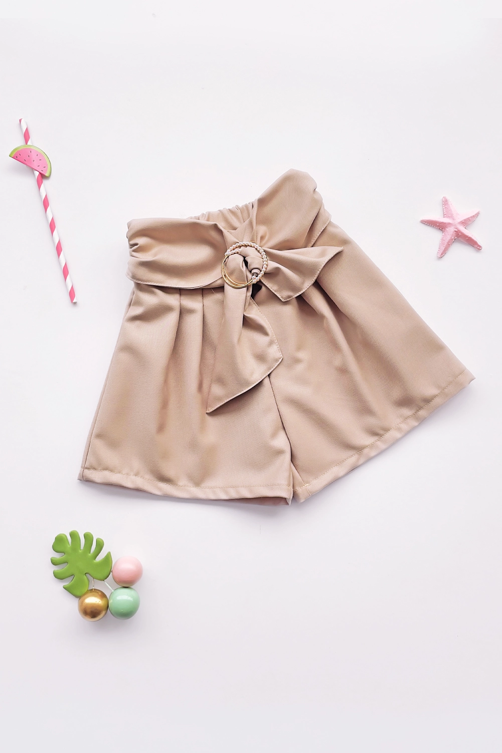 Short con Pinzas y Lazo para Niña