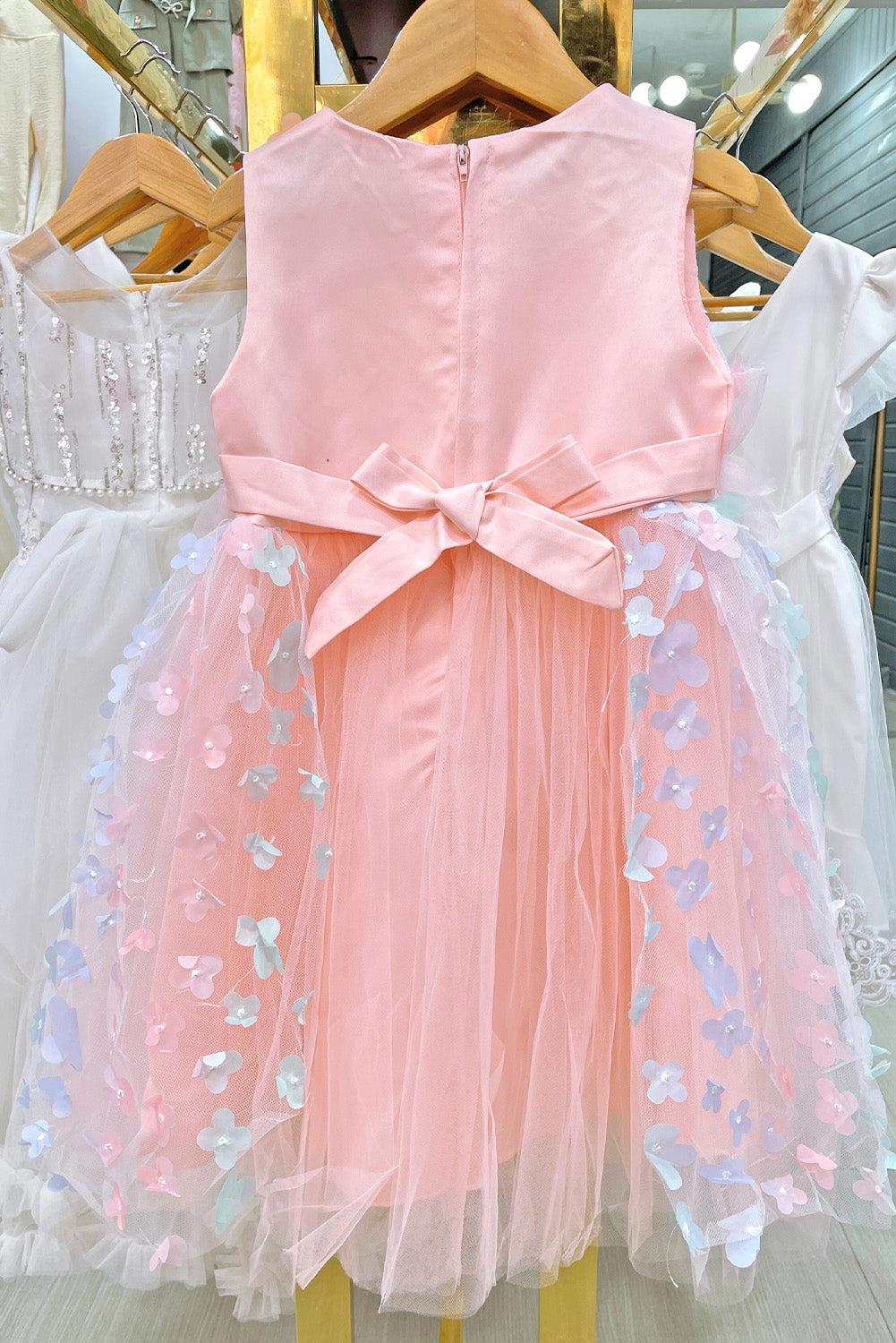 Vestido con Faldón de Tull