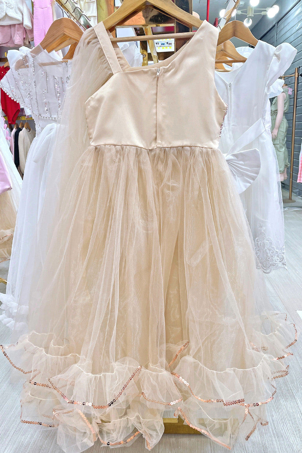 Vestido de Gala con Corte Asimétrico