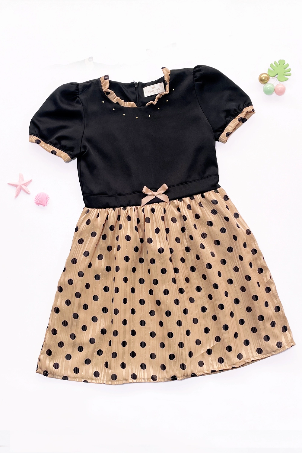 VESTIDO CON DISEÑO DE LUNARES Y PEDRERIA