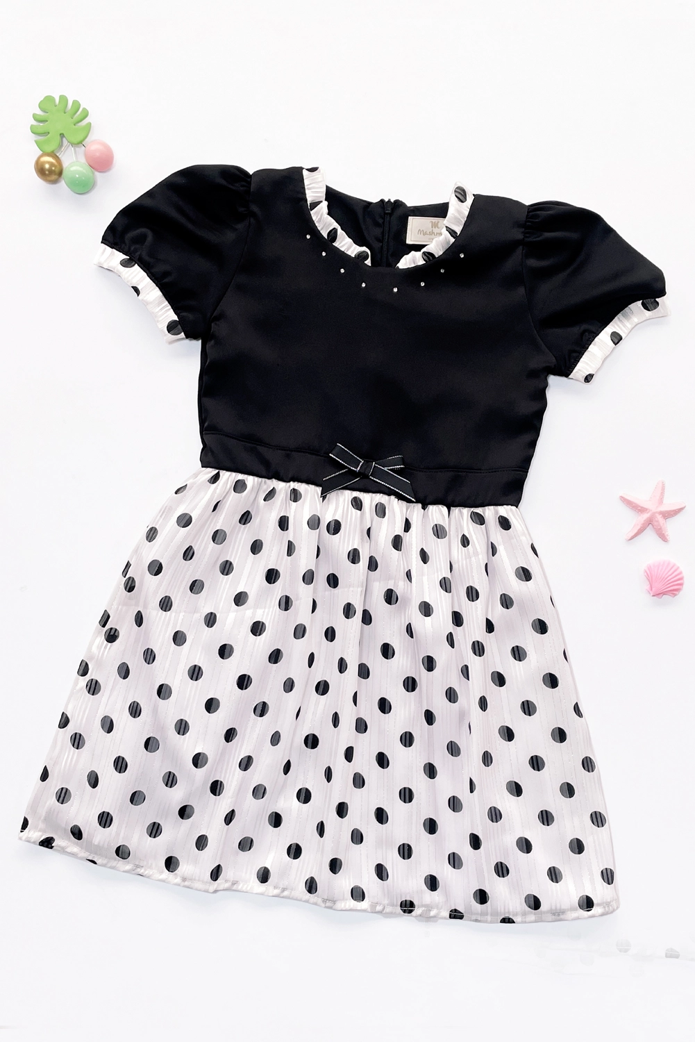 VESTIDO CON DISEÑO DE LUNARES Y PEDRERIA