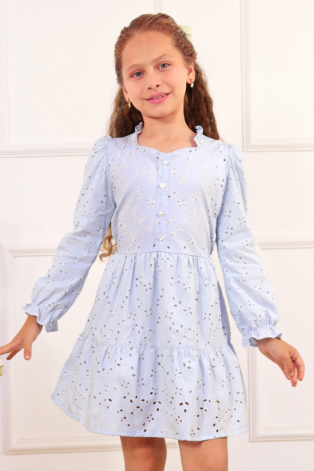 Vestido Brodery con Escote Corazón y Volantes