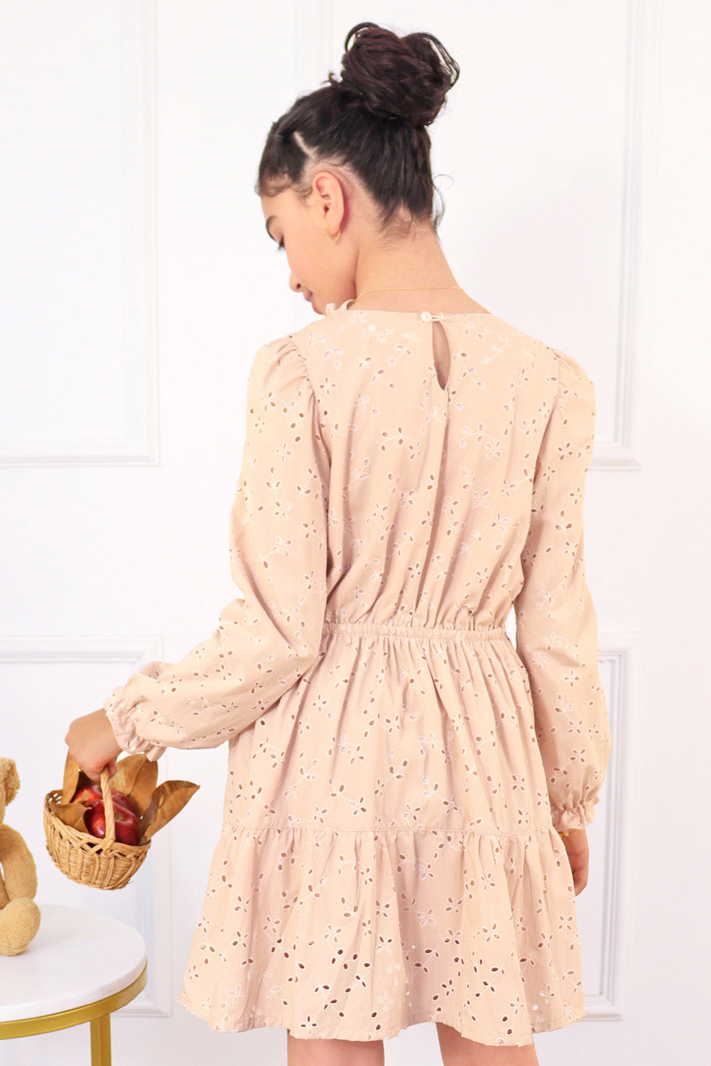 Vestido Brodery con Escote Corazón y Volantes