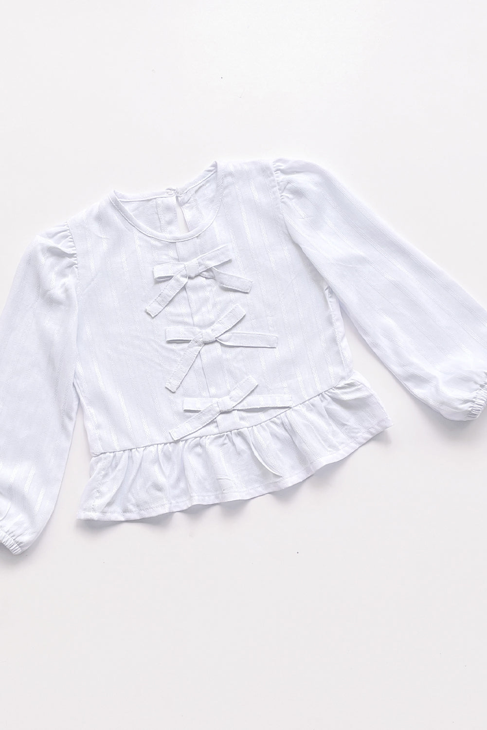 BLUSA LISTADA CON LASITOS EN PECHERA Y FALDON RECOGIDO