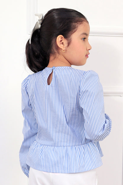 BLUSA LISTADA CON LASITOS EN PECHERA Y FALDON RECOGIDO