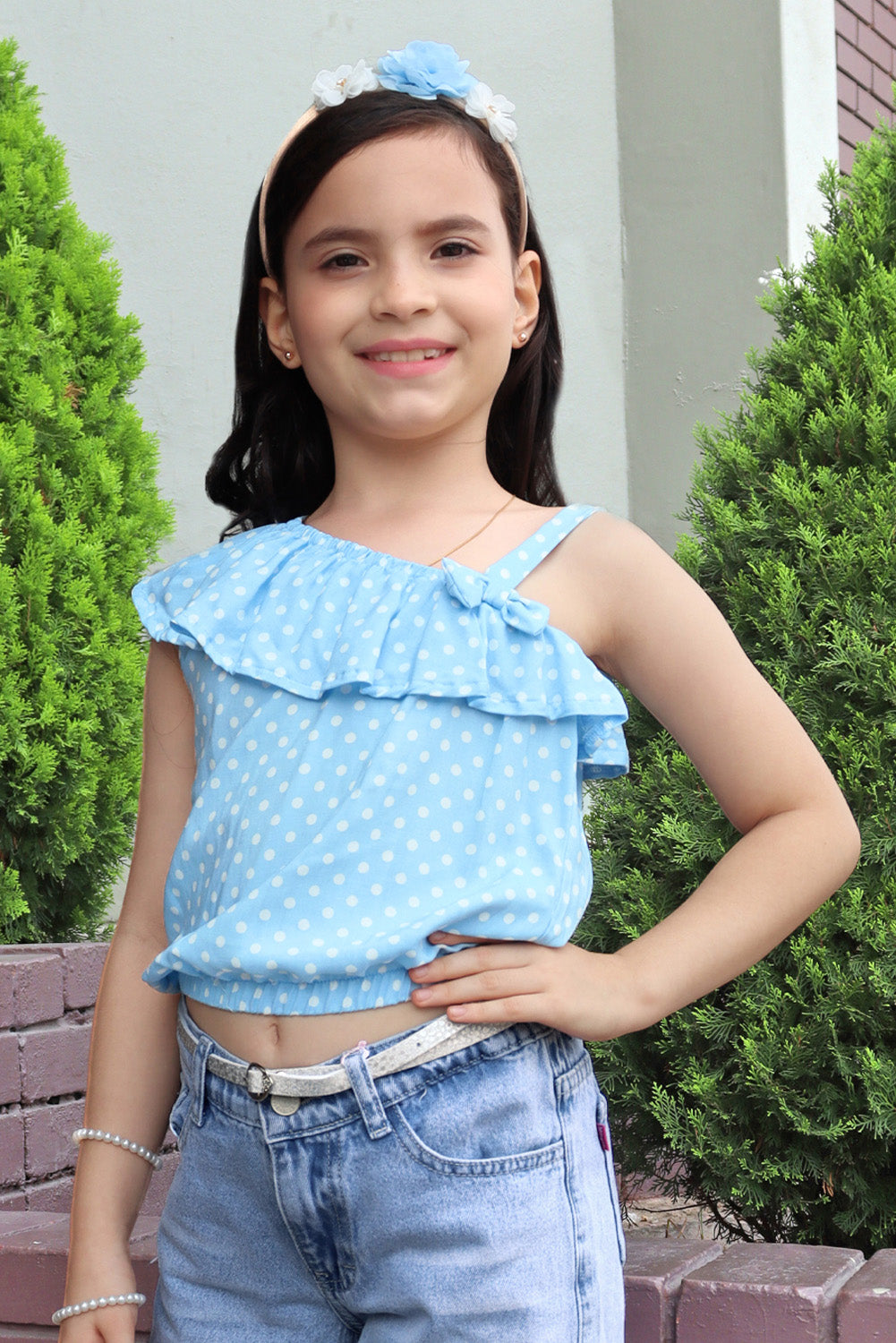 Blusa Asimétrica con Volante y Estampado Polka Dots