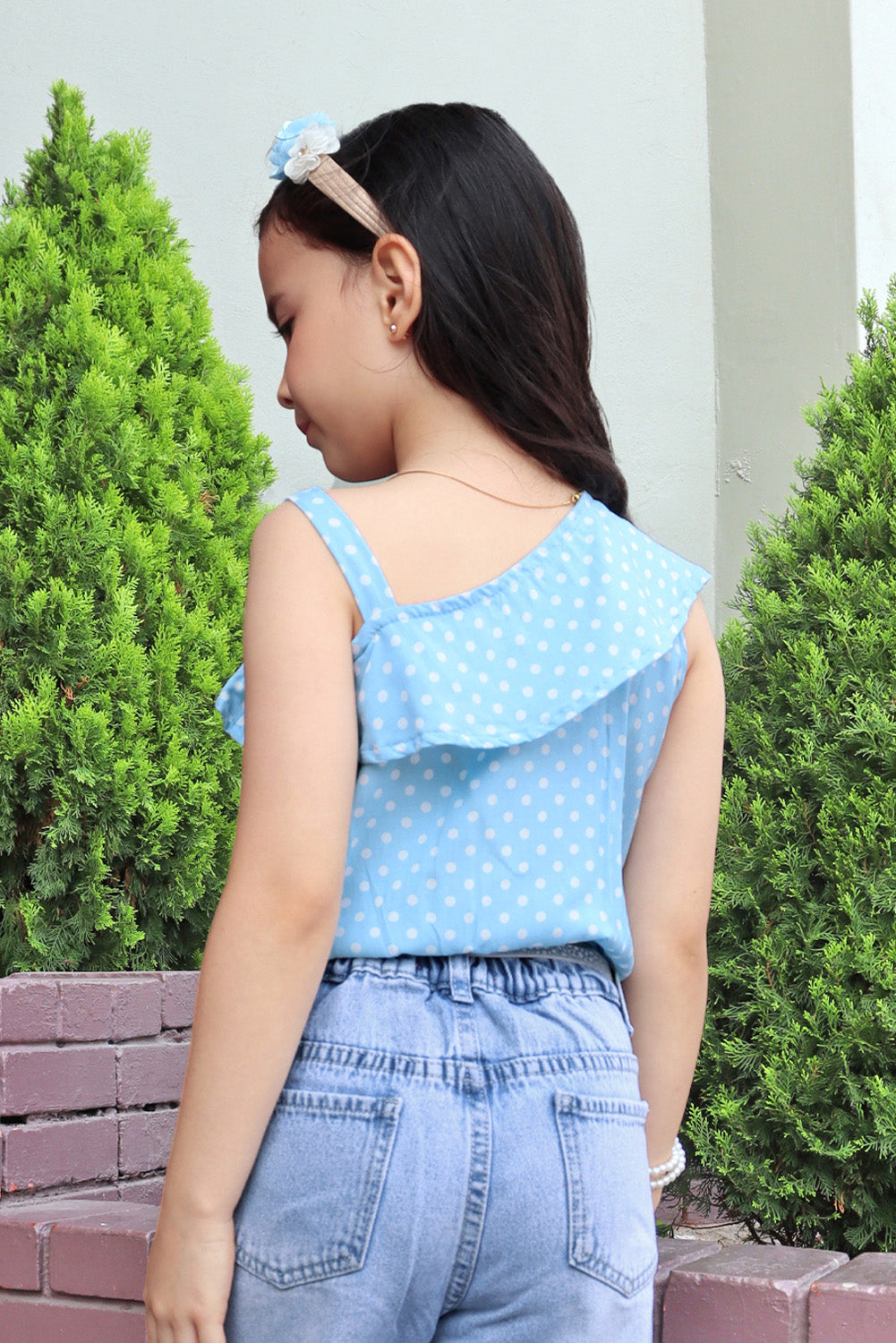 Blusa Asimétrica con Volante y Estampado Polka Dots