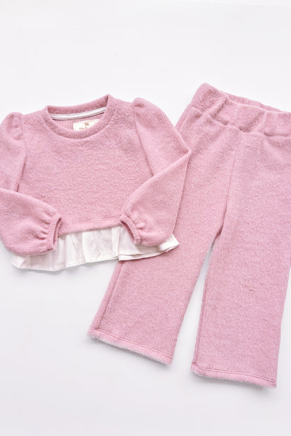 CONJUNTO CHOMPERO CON MANGAS ABULLONADAS Y FALDON DE LINO Y BUZO PALAZO