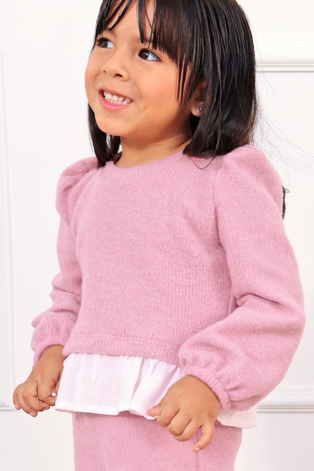 CONJUNTO CHOMPERO CON MANGAS ABULLONADAS Y FALDON DE LINO Y BUZO PALAZO