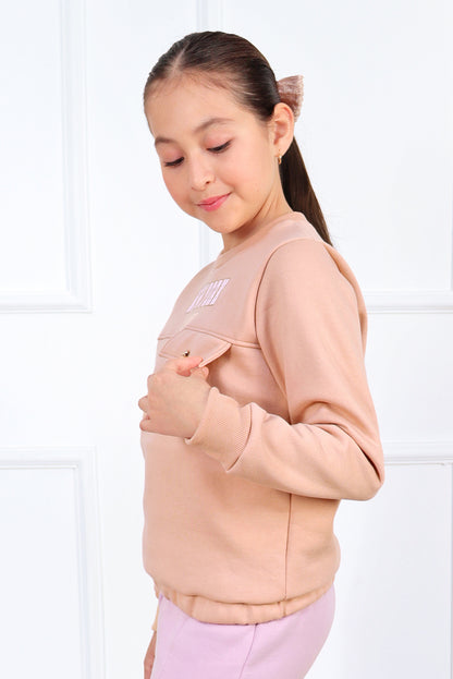 CONJUNTO DE POLERA CON ESTAMPADO Y BUZO CARGO ELASTICADOS