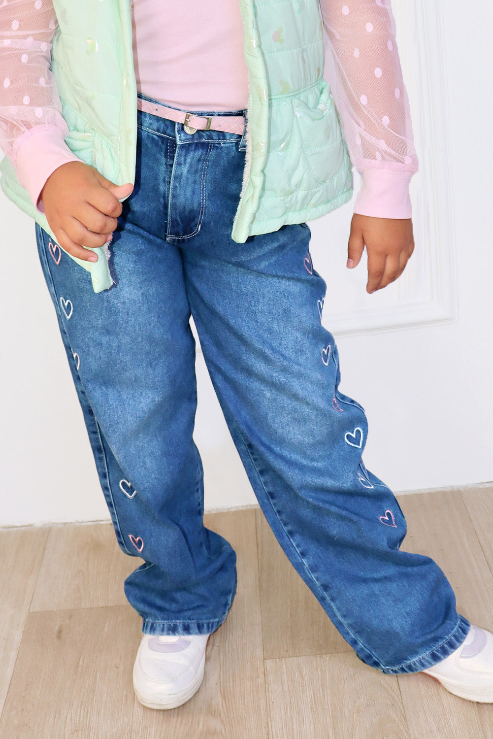 Pantalón Jean Palazo con Bordado de Corazones