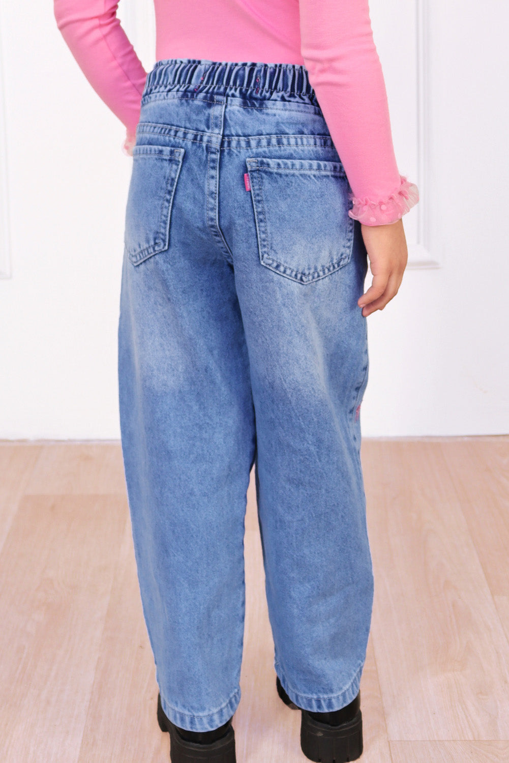 Pantalón Jean con Lazos Bordados
