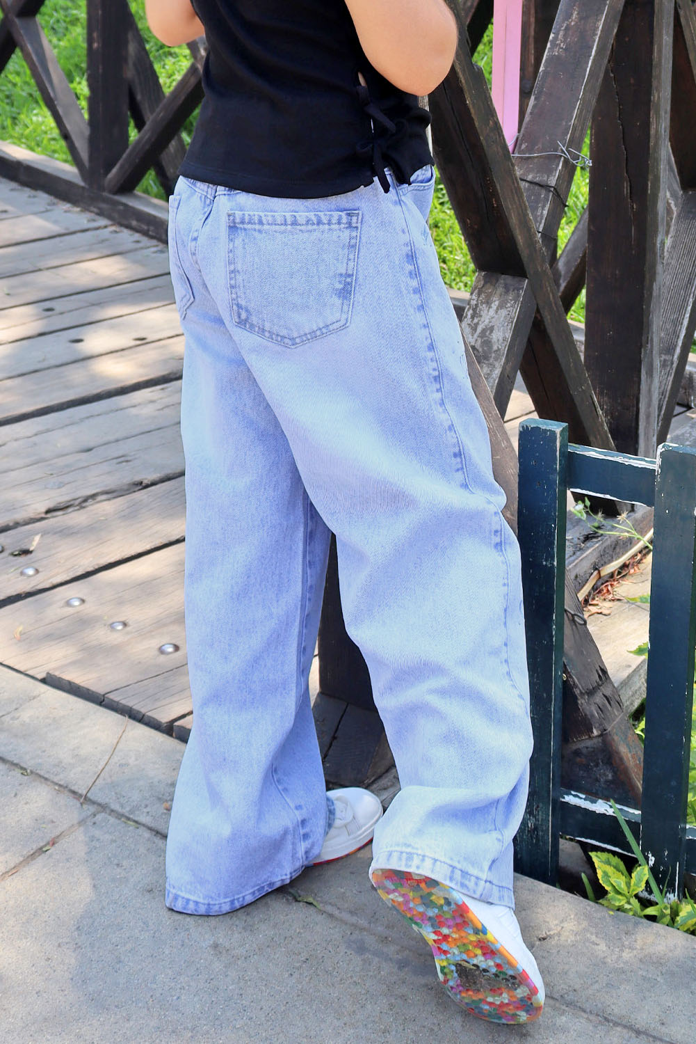 Pantalón Jean con Bordado de Corazoes y Estrellas
