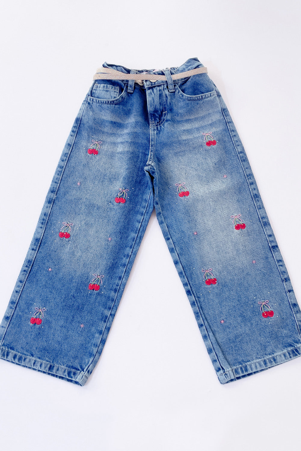 Pantalón Jean con Bordado de Cerezas