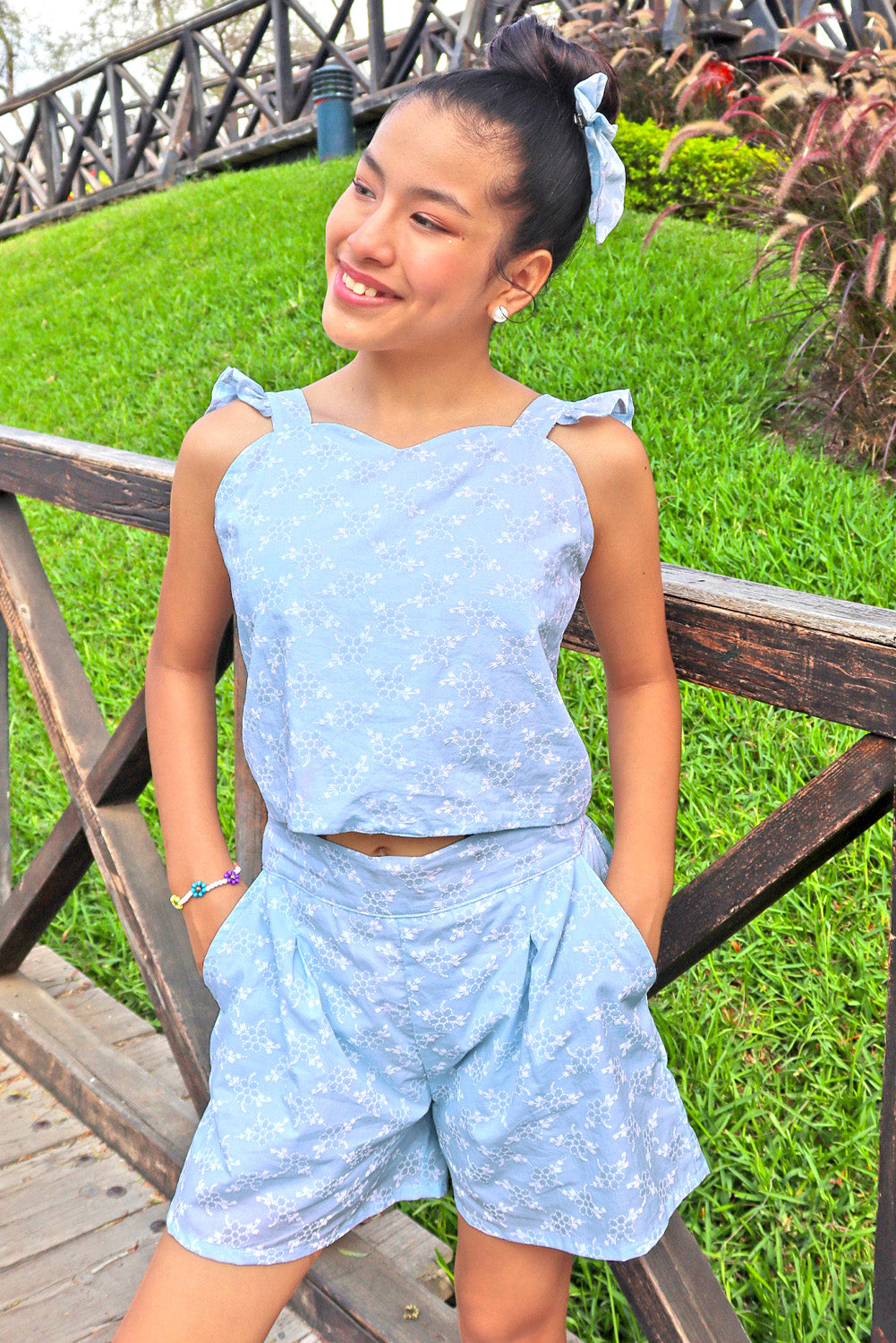 Set de Blusa Escote Corazón y Short en Brodery