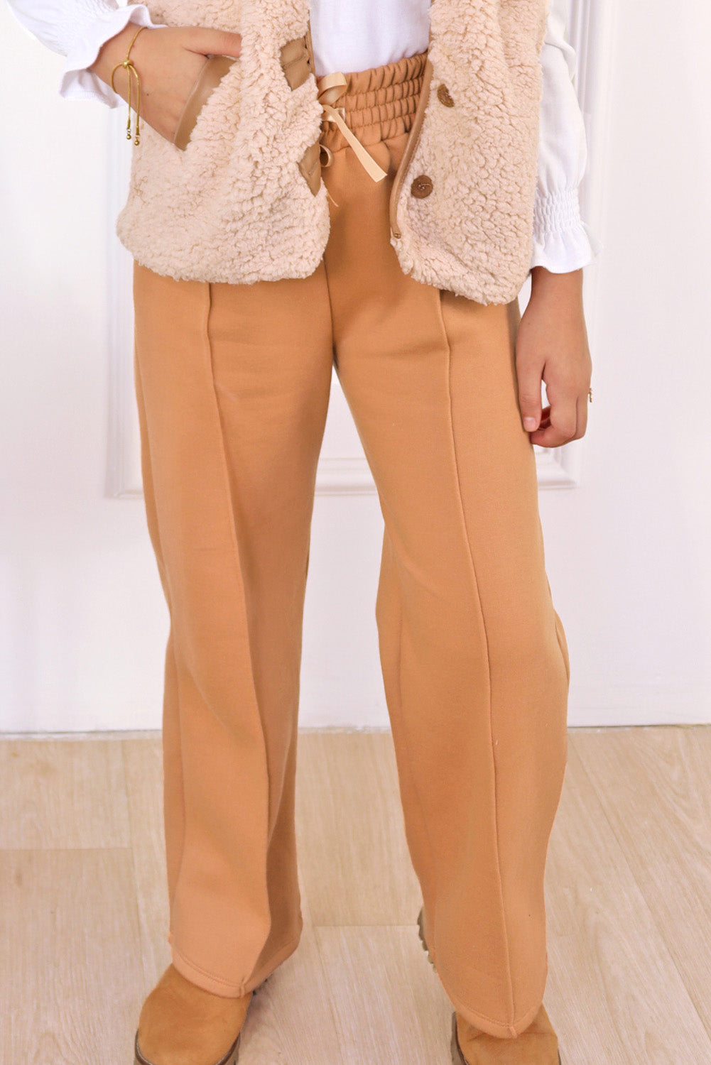 Pantalón buzo con pretina alta