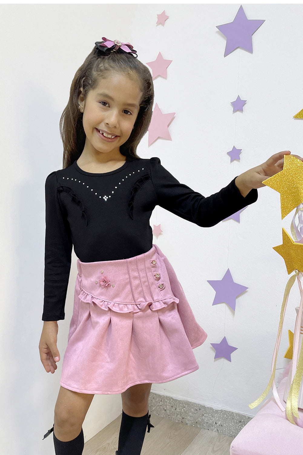 Polo con volantes delantero y collar en pedreria