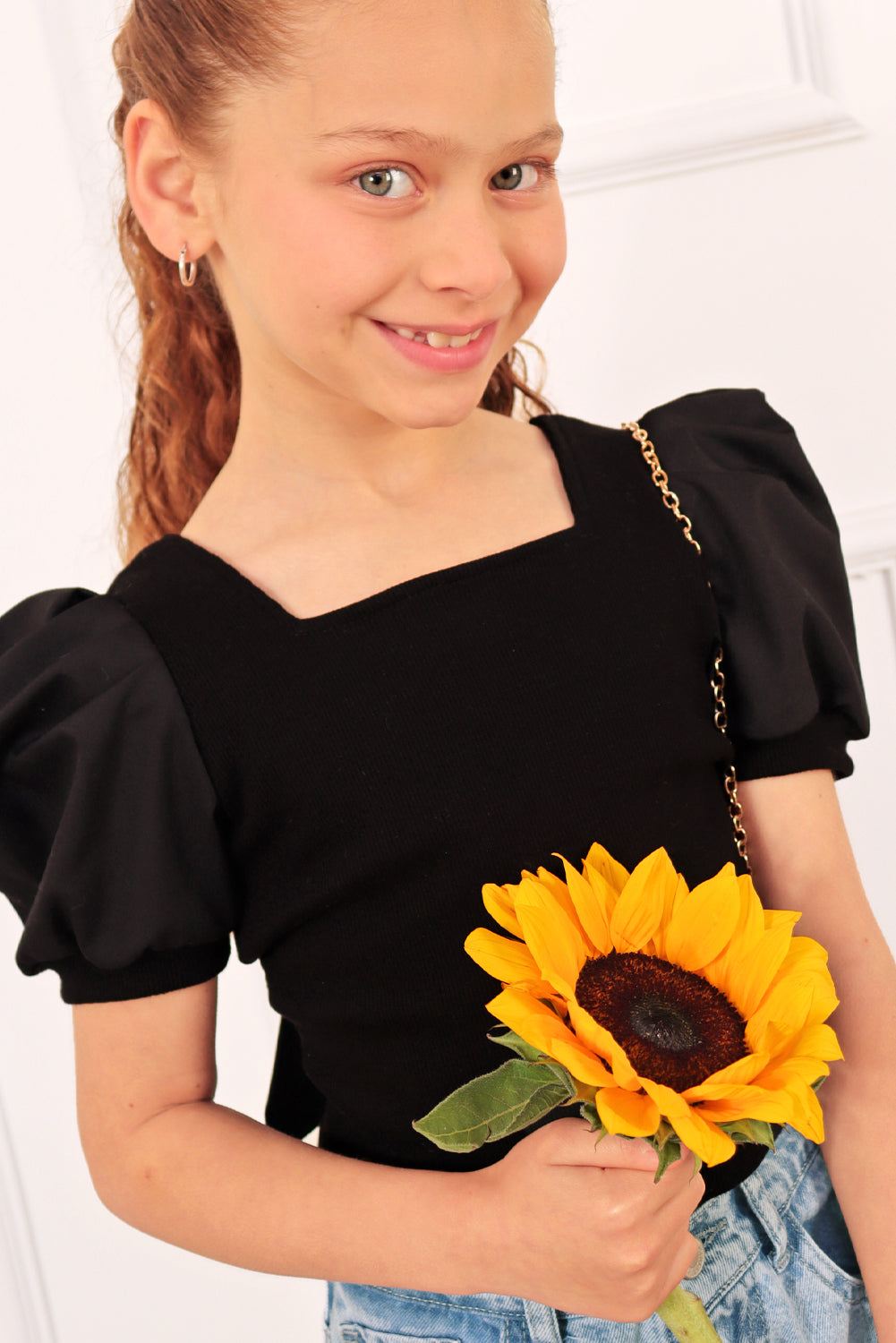 Top de rib de escote cuadrado con mangas tableadas y gran lazo en espada de popelina