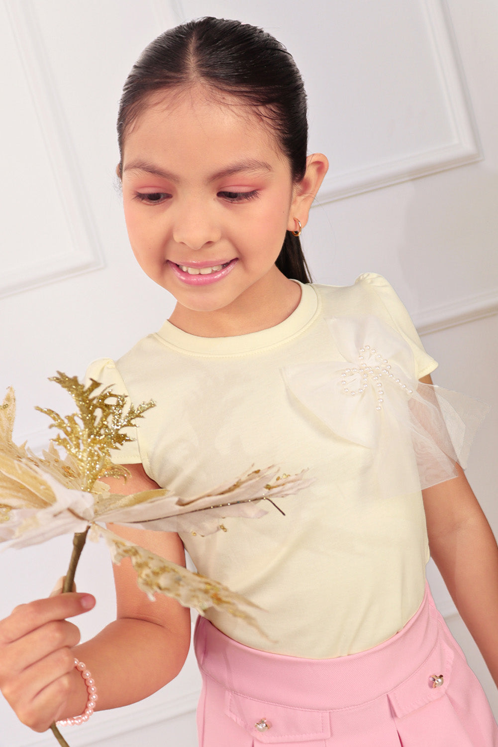 Polo  de Algodón Pima con Lazo de Tull y Perlas