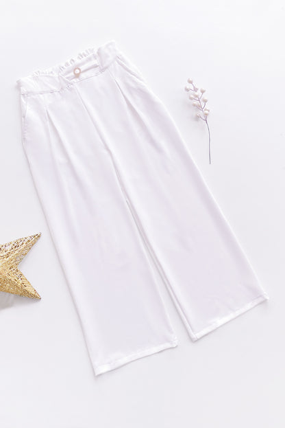 Pantalón con cortes en pretina y hebilla