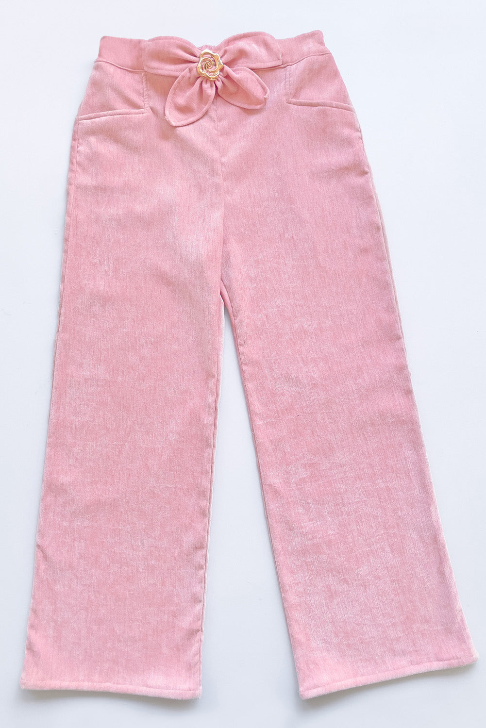 Pantalón Sastrero con Flor Dorada y Bolsillos Funcionales