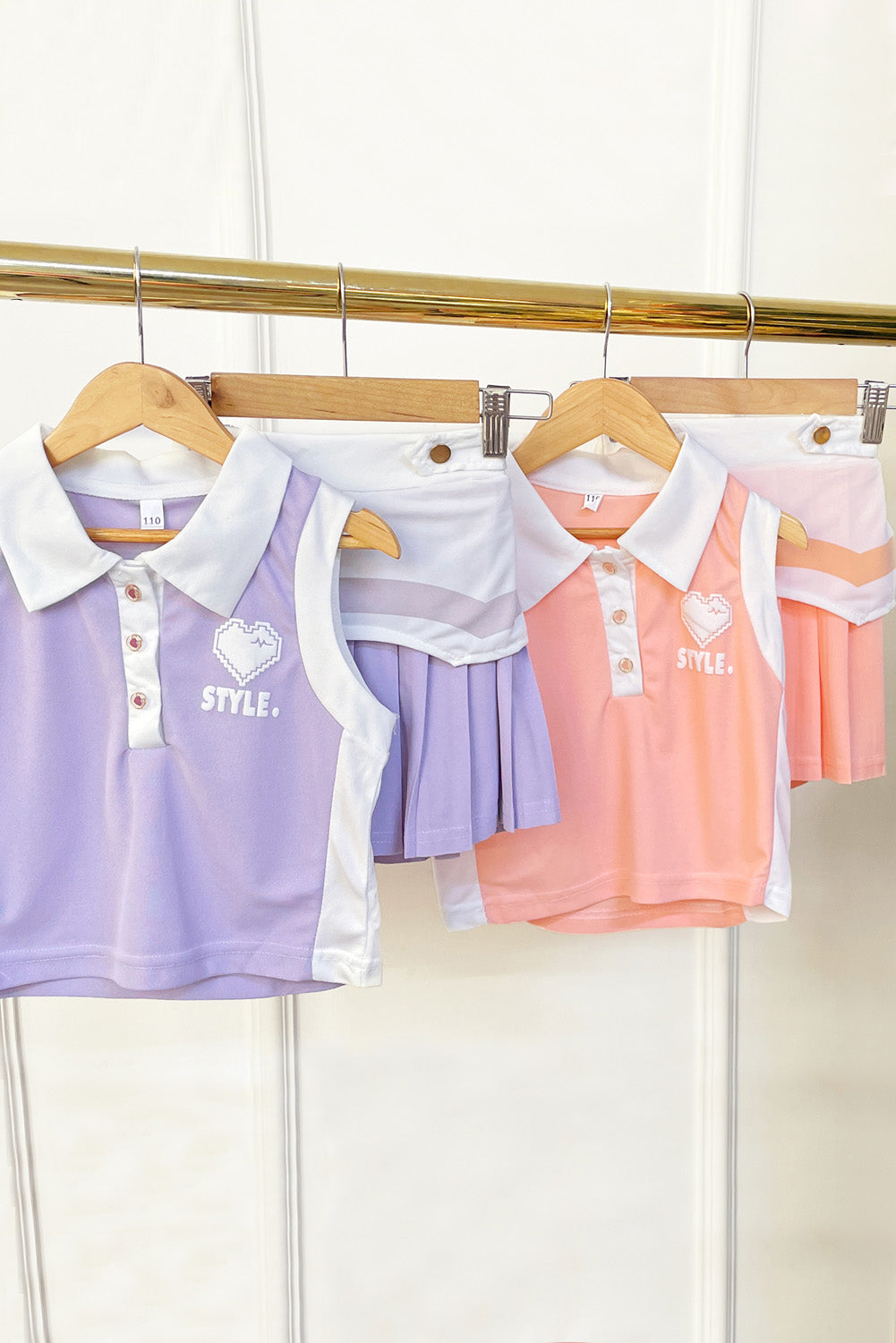 Set Deportivo de Falda Short y Polo con Estampado