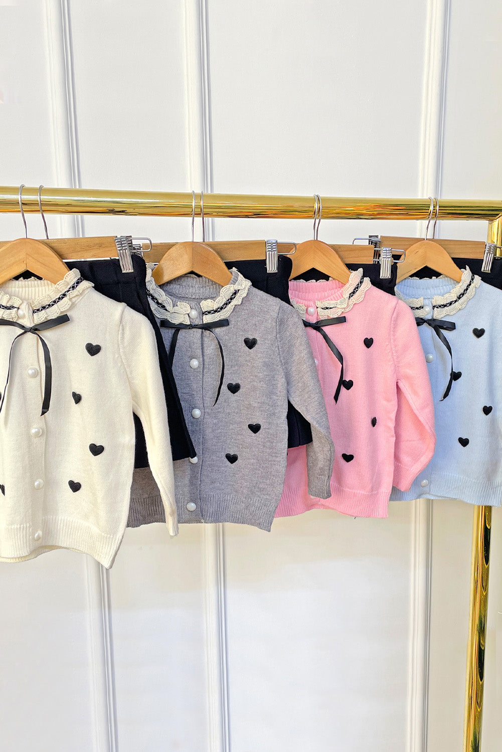 Set de Falda + Chompa con Corazones y Lazo