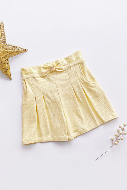 Short  de Pinzas con Lazo y Pretina Semielasticada