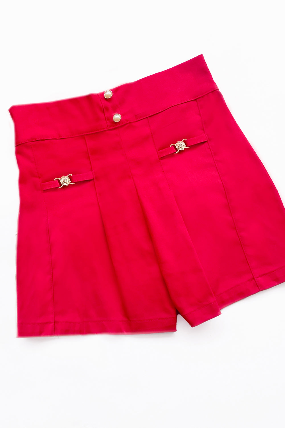 Short  con Pinzas Frontales y Pasante Metálico