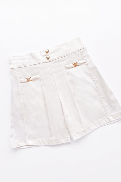 Short  con Pinzas Frontales y Pasante Metálico