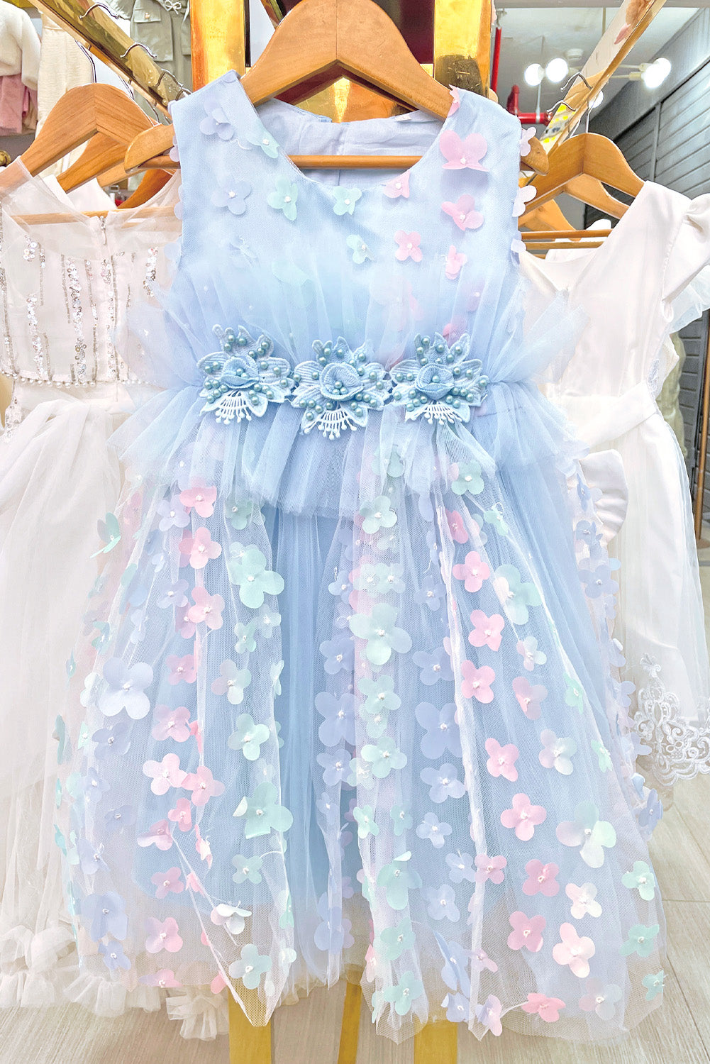 Vestido con Faldón de Tull