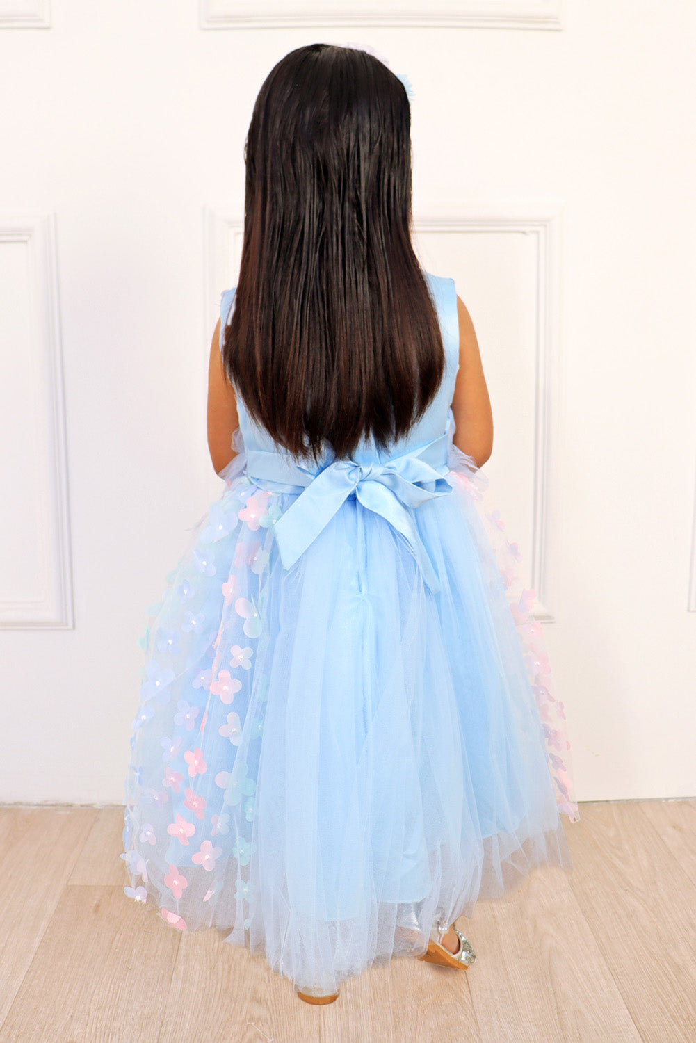 Vestido con Faldón de Tull