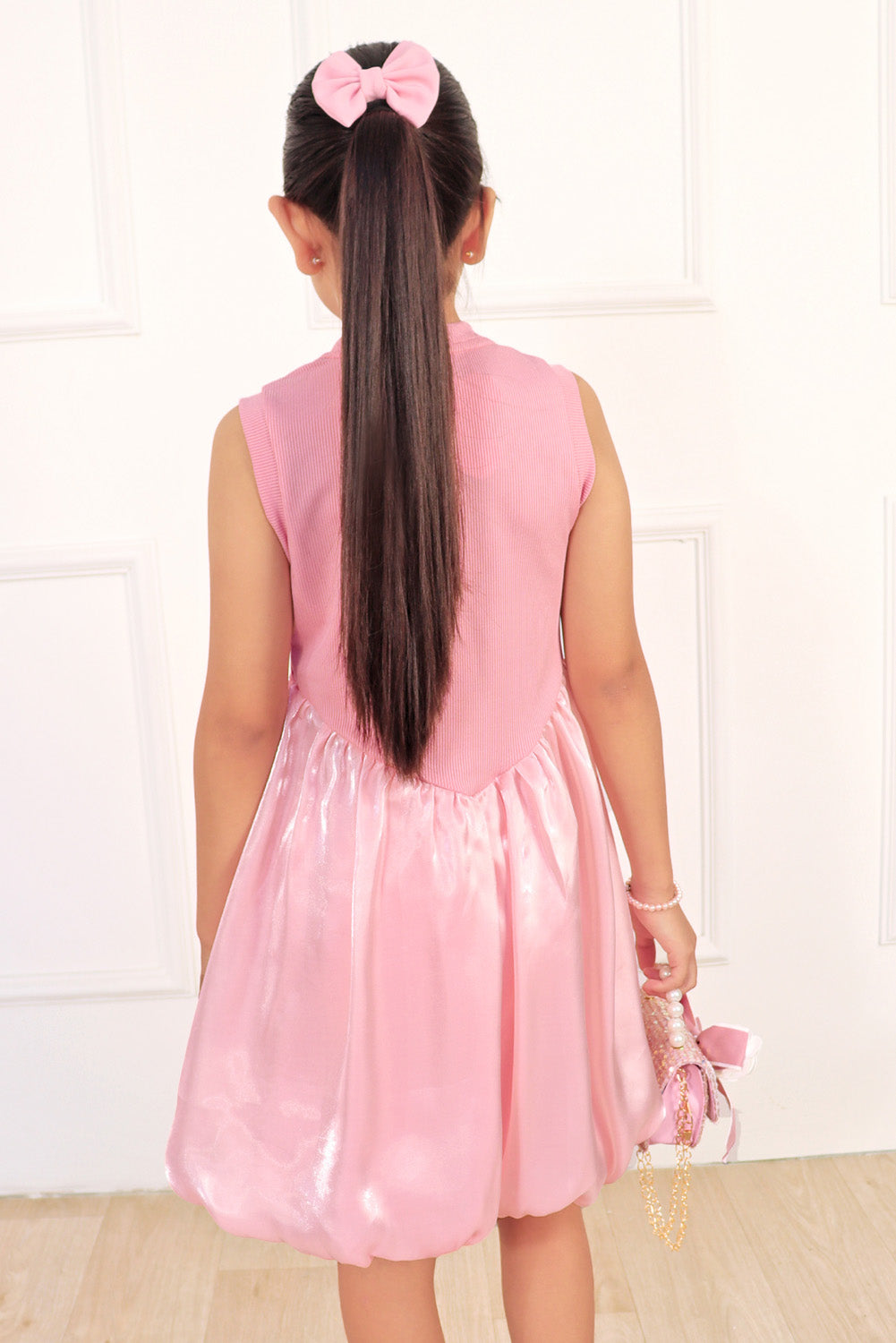 Vestido con Maxi Lazo y Falda Globo