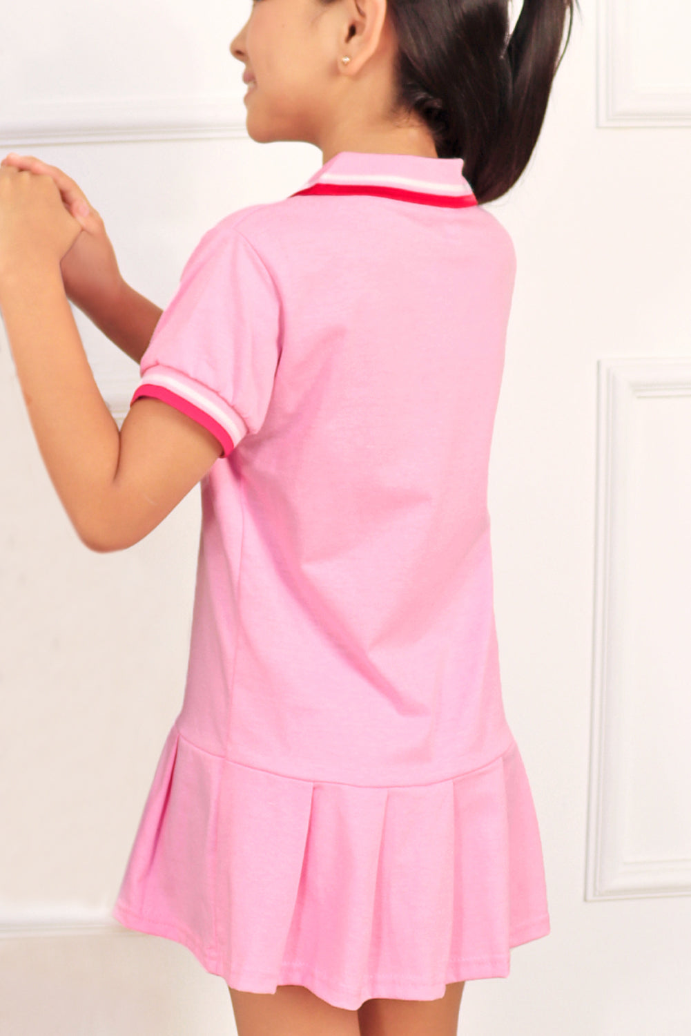 Vestido Cuello Camisero y Falda Tableada