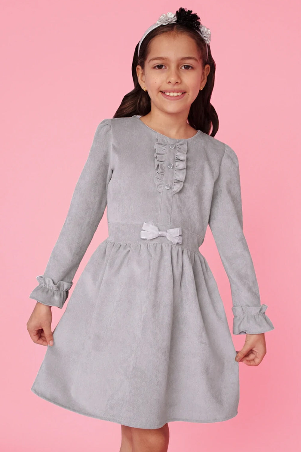 Vestido con Volantes en pechera y Puños