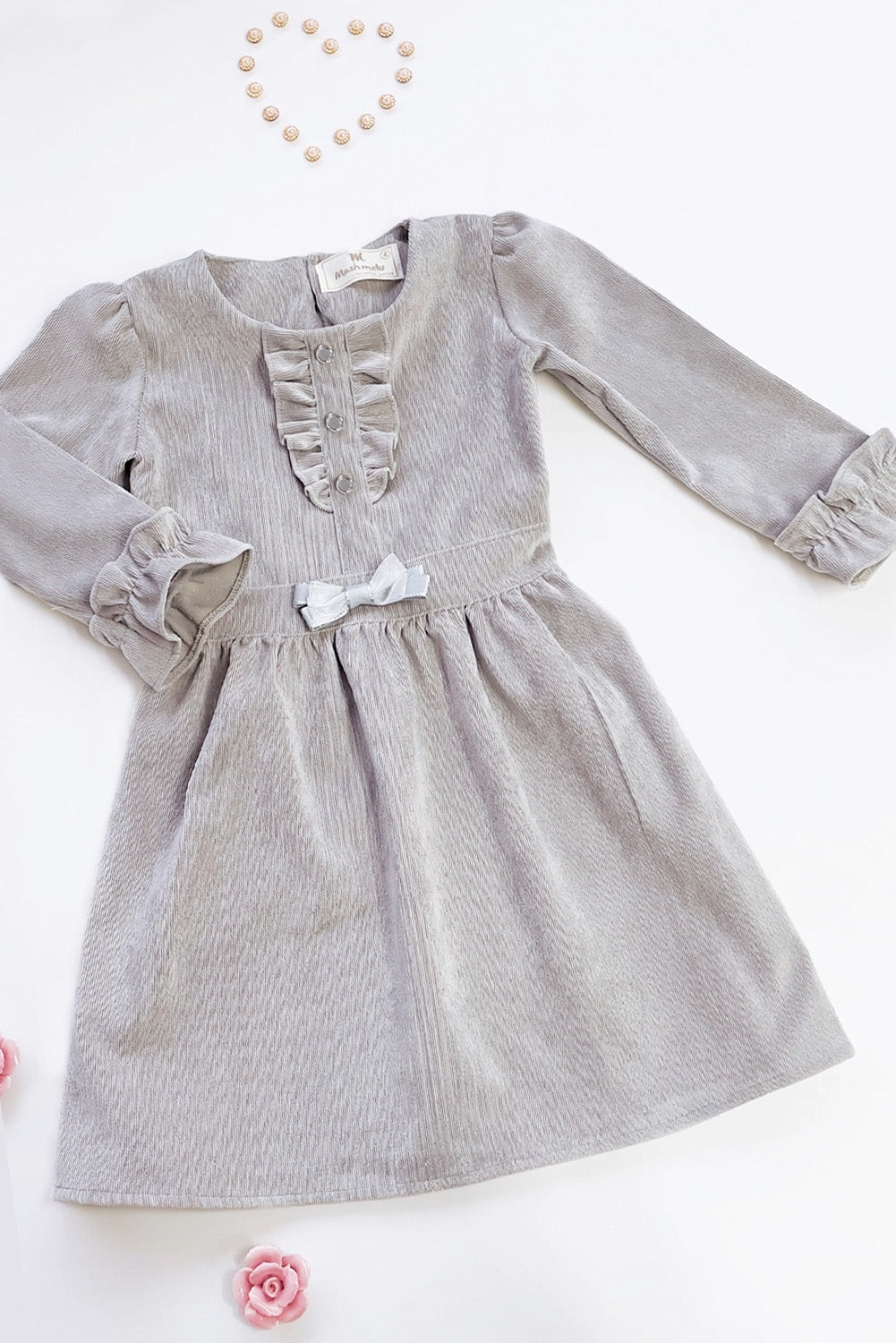 Vestido con Volantes en pechera y Puños
