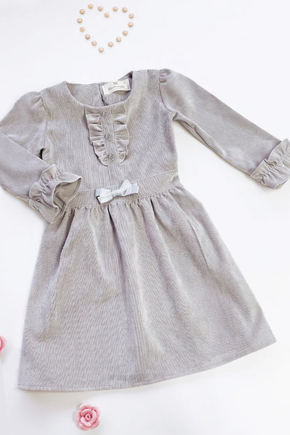 Vestido con Volantes en pechera y Puños