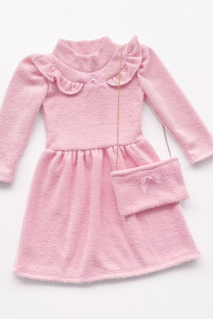 VESTIDO CHOMPERO DE CUELLO ALTO Y VOLANTES EN CANESU