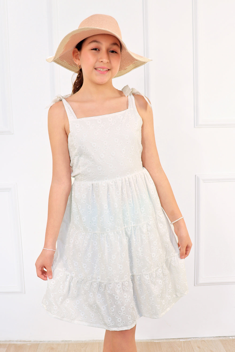 Vestido en Broderi con Faldón Tres Tiempos