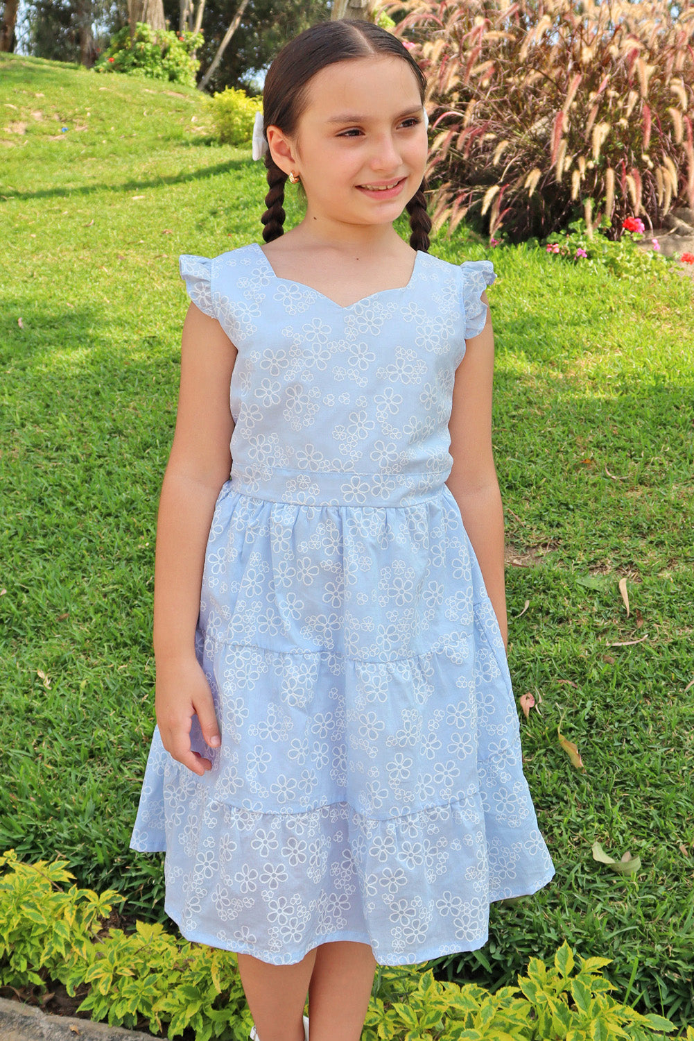 Vestido en Brodery con Escote Corazón y Faldón en 3 Tiempos