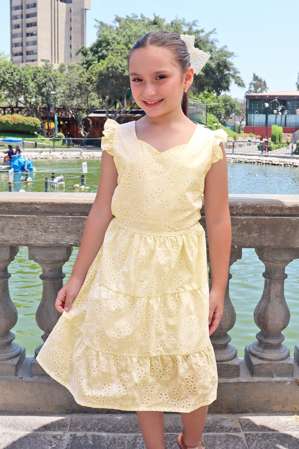 Vestido en Brodery con Escote Corazón y Faldón en 3 Tiempos